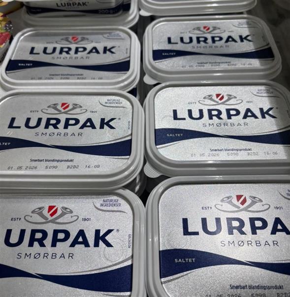 1 pakke Lurpak smør